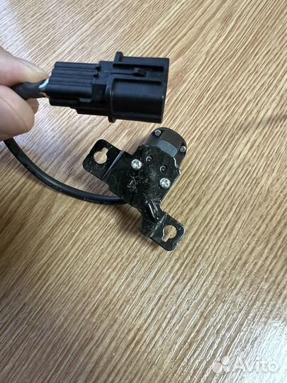 Камера парковочная Hyundai Santa Fe 957602W640