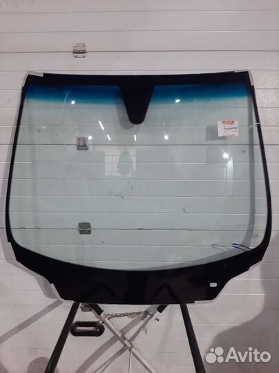 Лобовое стекло Пежо 408