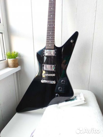 Электрогитара Greg Bennet - Explorer