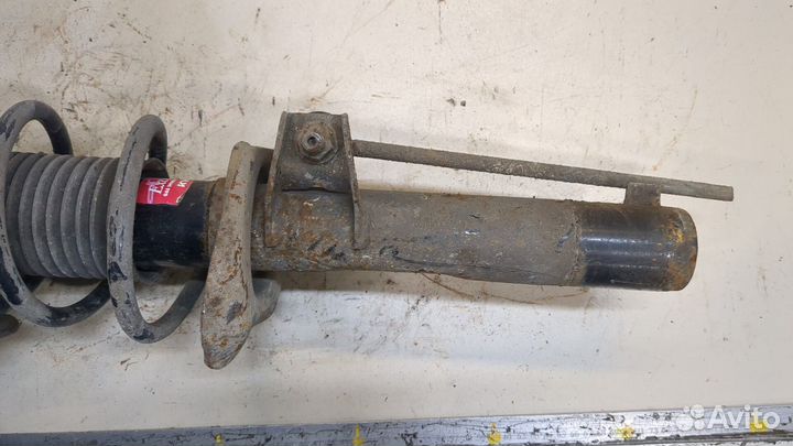 Амортизатор подвески левый передний Volkswagen Golf 6