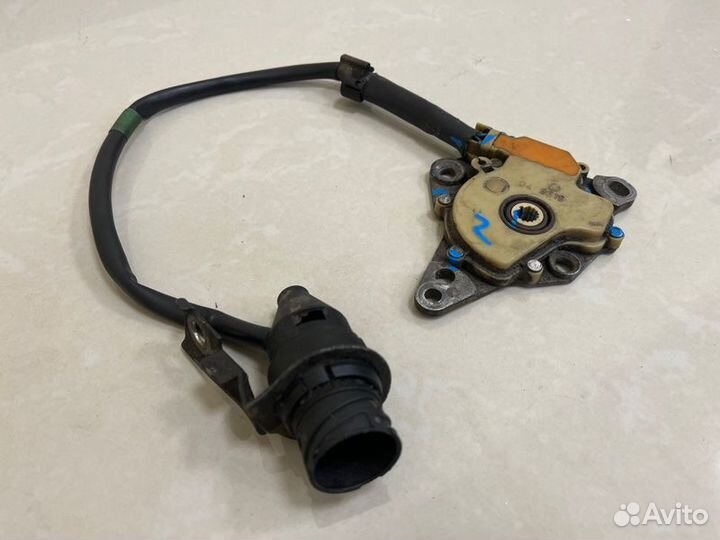 Датчик положения селектора АКПП Bmw 523I E39 M52