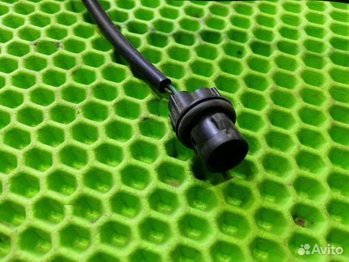 Кнопка открывания багажника Nissan Juke F15