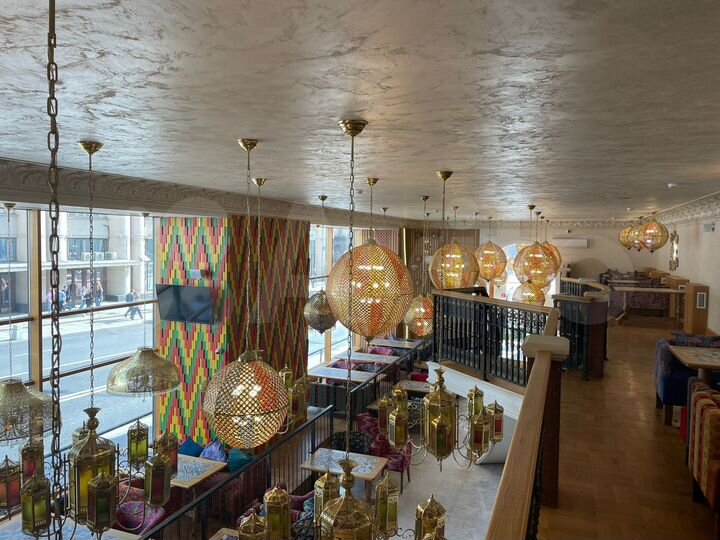 Полностью оборудованный общепит, 735 м²