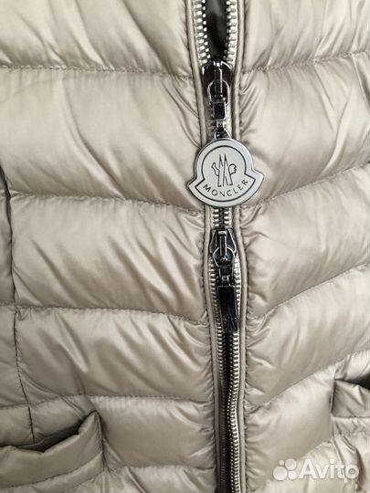 Пуховик женский xs бежевый moncler