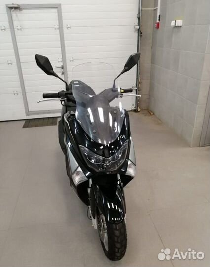 Quantum максискутер (реплика Yamaha Nmax)