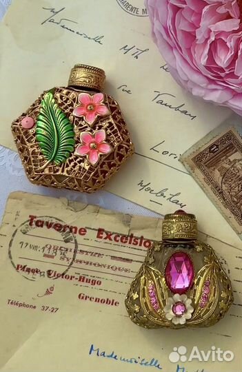 Брошка. Флакон. Виниаж Европа. Латунь