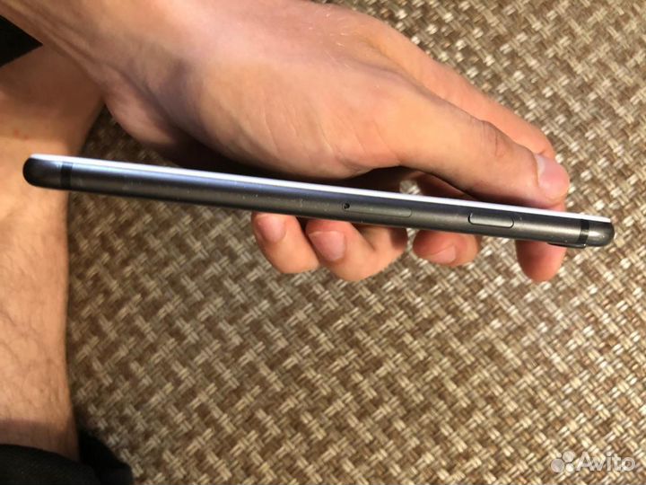 Телефон iPhone 8 64 gb