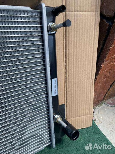 Родиатор охлождения toyota corolla E 150 180 AT