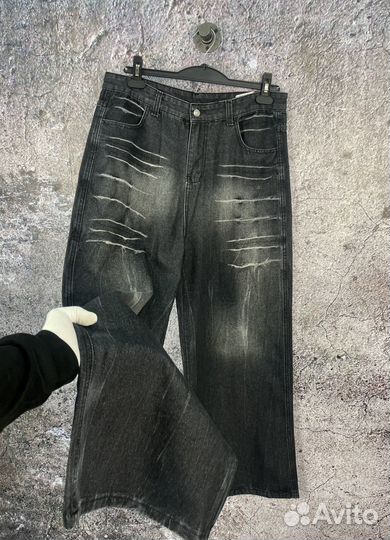 Джинсы широкие Balenciaga HK SS25