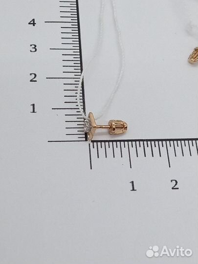 Золотые серьги с фианитом