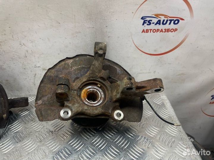 Кулак поворотный передний Dodge Caliber SUV 2.0