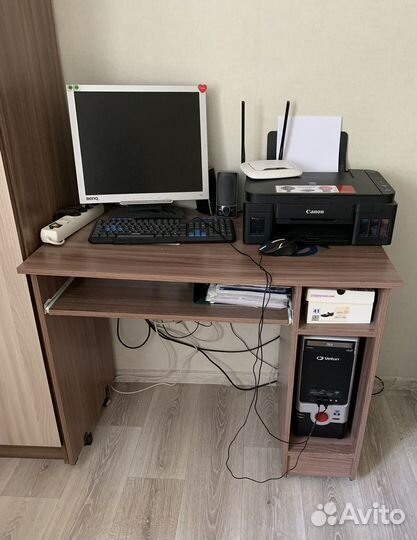 Компьютерный стол