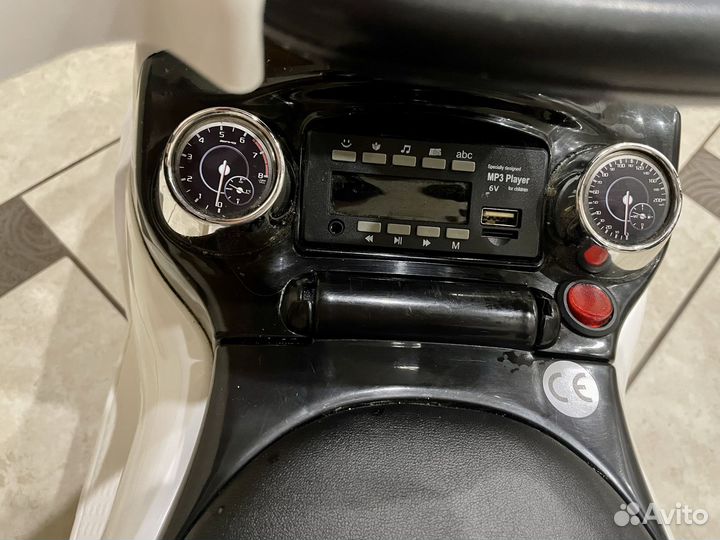 Детская машинка каталка с ручкой