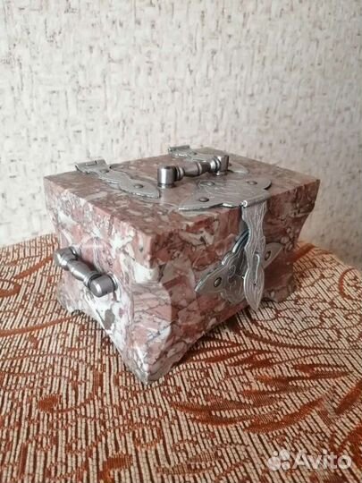 Шкатулка для ювелирных украшений