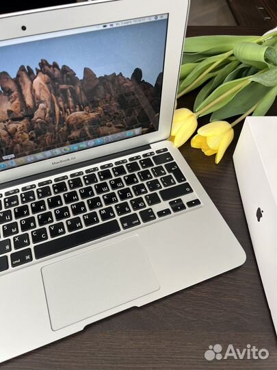 MacBook Air 11 (2012), 64Гб, Core i5