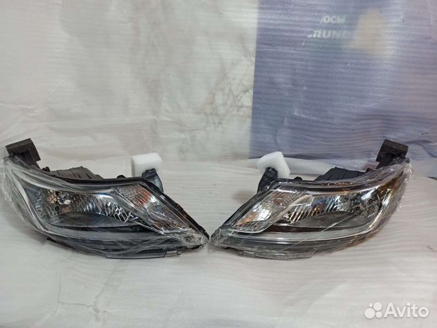 Фара левая Киа Рио 3 11-15