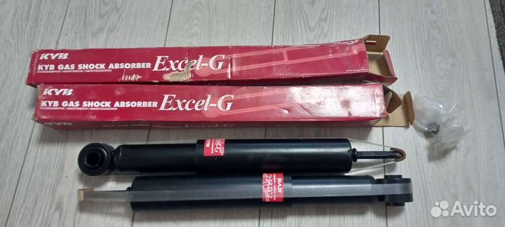 Продам стойки kyb
