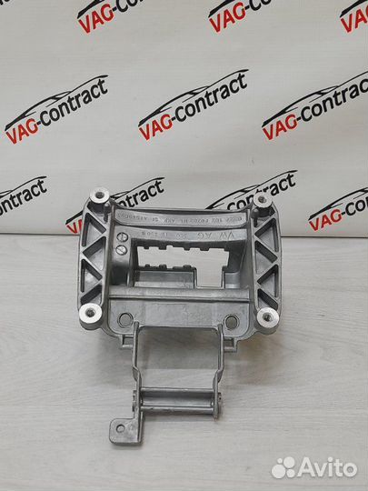 Кронштейн рулевой колонки Volkswagen Passat B6 1.8