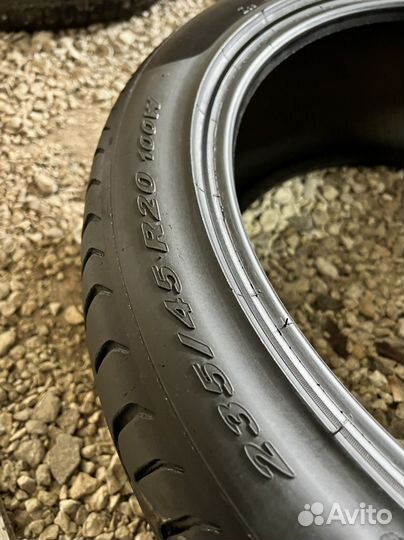 Pirelli P Zero 235/45 R20