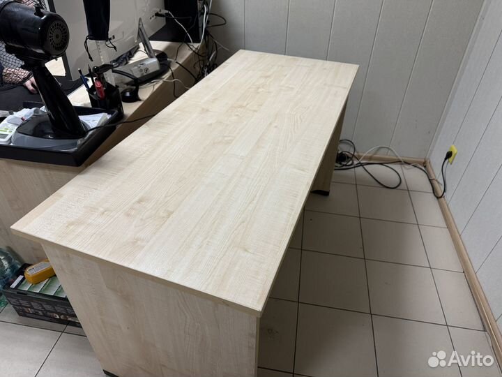 Компьютерный стол б/у 140х70 см