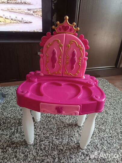 Детский туалетный столик