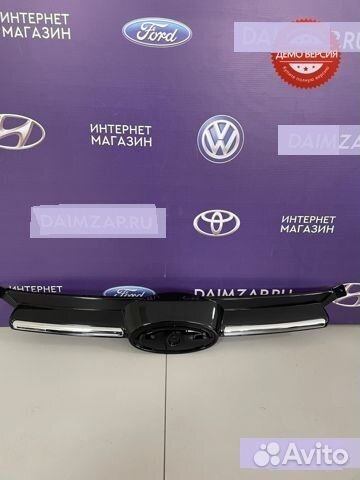 Решетка радиатора Ford Focus 3 глянцевая черная