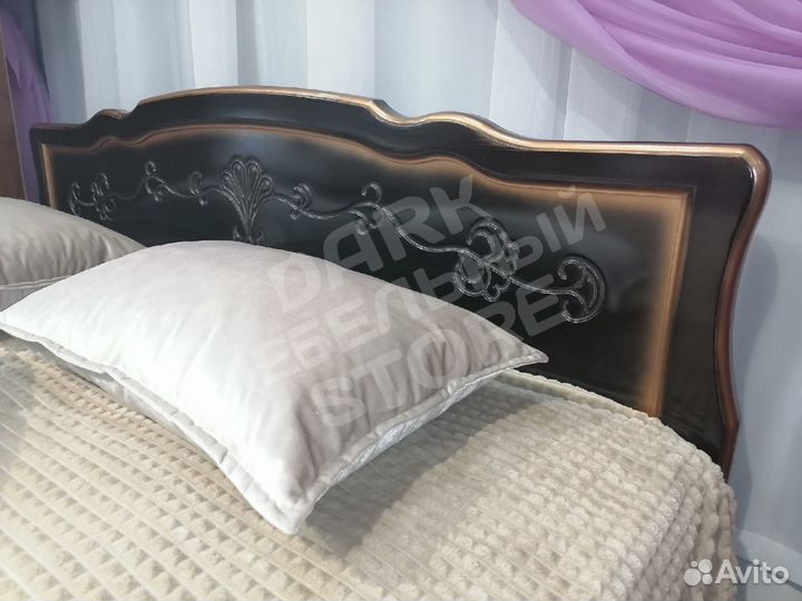 Кровать массив