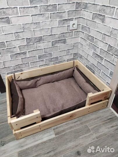 Деревянная лежанка или Домик для собаки и кошек