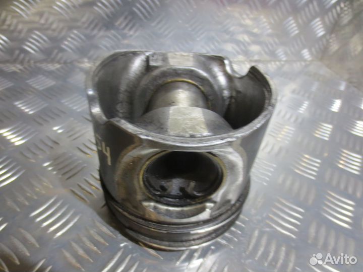 Поршень Mahle/knecht 130L118