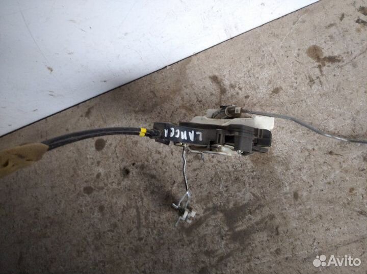 Замок двери передний левый Mitsubishi Lancer 10