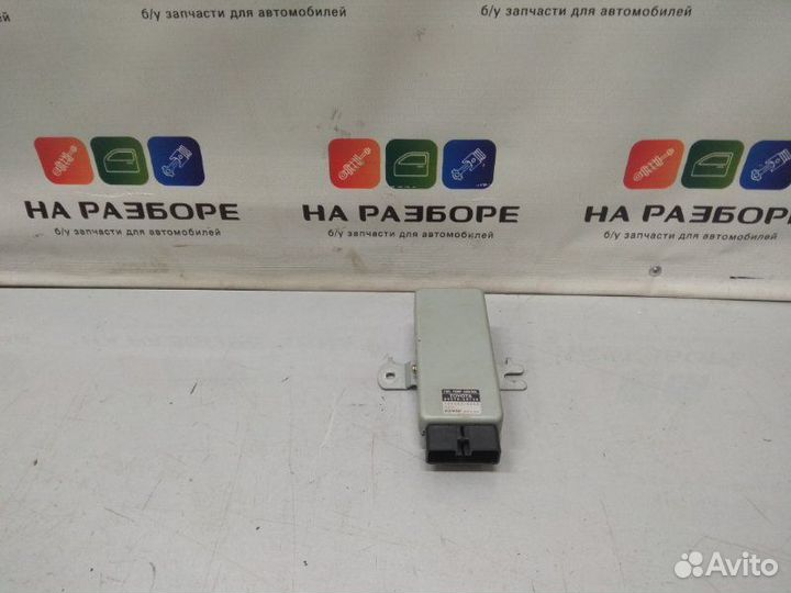 Блок управления топливным насосом Toyota Land