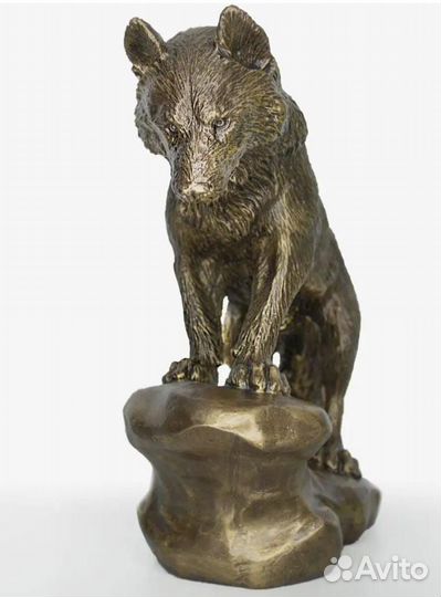 Бронзовая статуэтка Волк