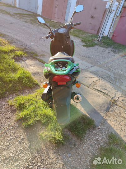 Скутер Racer Sagita