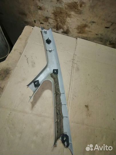 Обшивка стойки лобового стекла право Форд Ц-Макс
