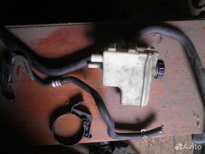 Рено Клио (Симбол) - бачок гидроусилителя