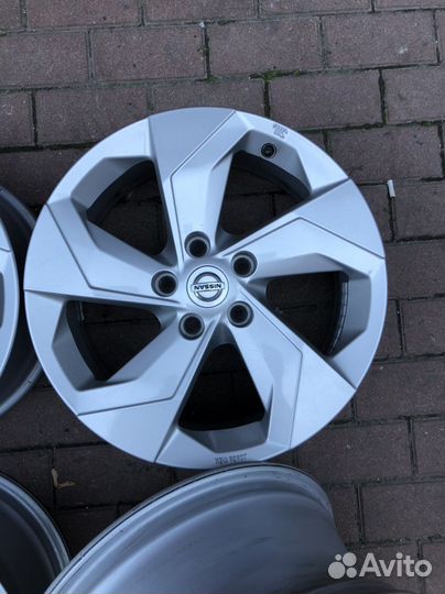 Диски R17 Nissan 5x114.3