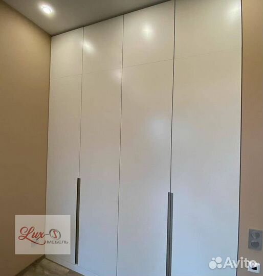 Шкаф купе распашной на заказ от фабрики