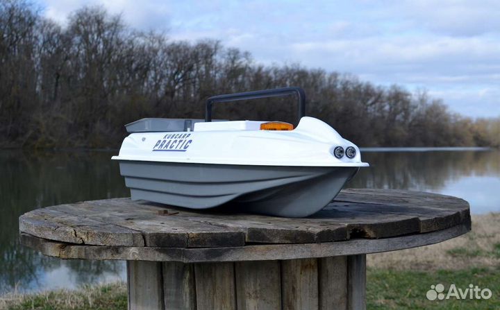 Прикормочный кораблик KubCarp 