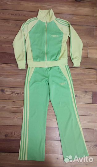 Спортивный костюм adidas