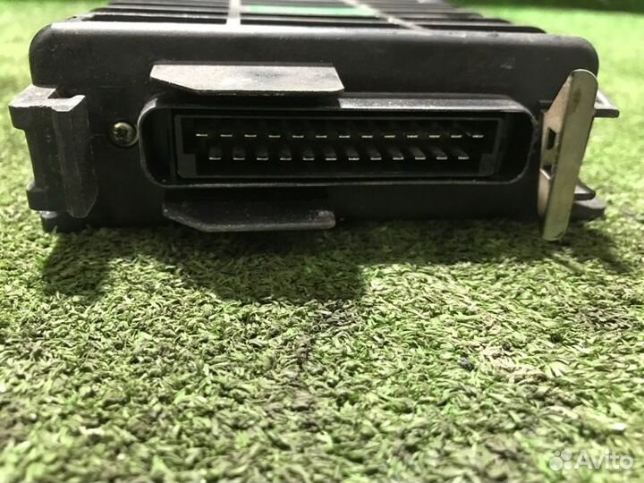 Блок управления двс Audi 80 B3 JN 1.8 1990