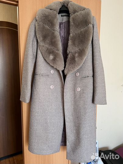 Пальто новое