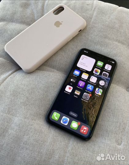 iPhone Xs, 64 ГБ