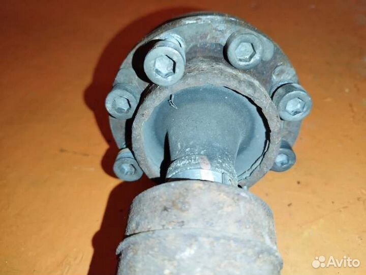 Карданный вал Jeep Grand Cherokee WK2 3.6 2012