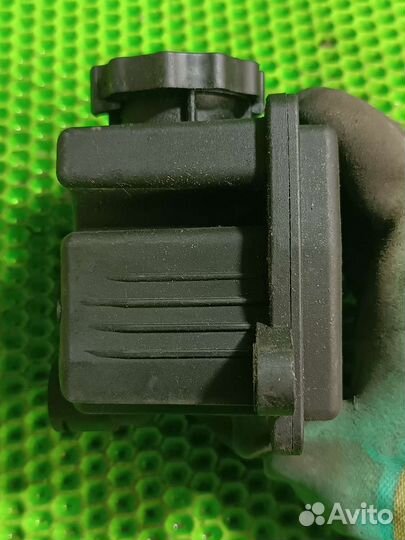 Бачок гидроусилителя руля Mercedes-Benz E-Class