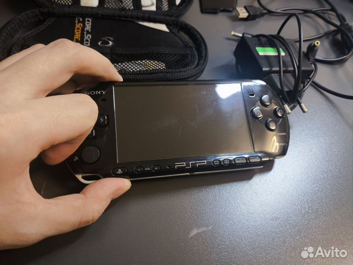 Psp 3004 прошитая,8гб карта памяти+ игры