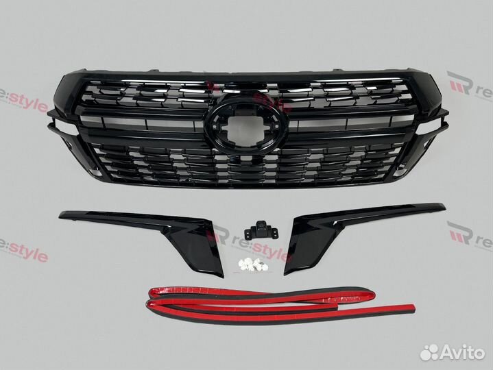 Решетка радиатора Land Cruiser 200 с16г B2928