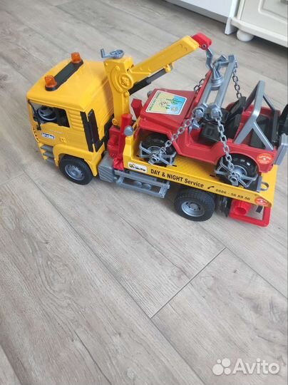 Набор машин Bruder MAN с портативным краном