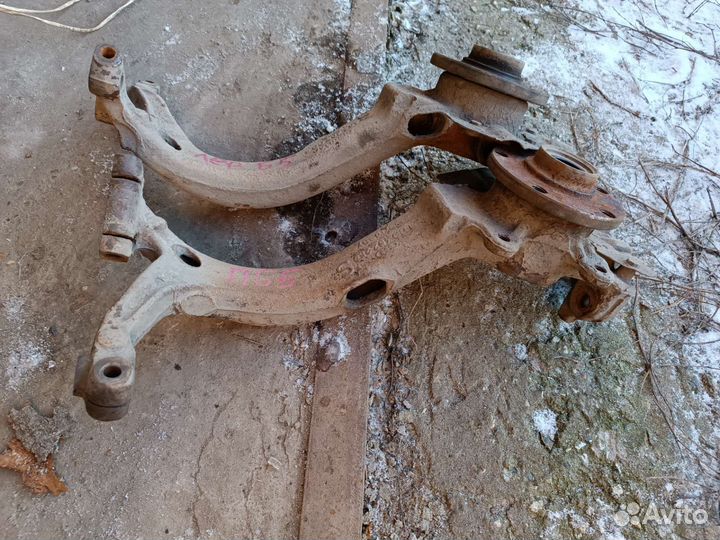 Передний поворотный кулак Passat B5 1.8