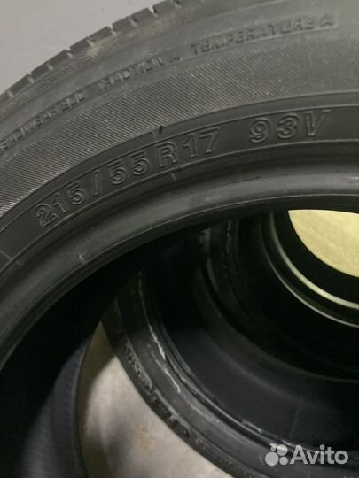 Yokohama dB Decibel E70B 215/55 R17 93V