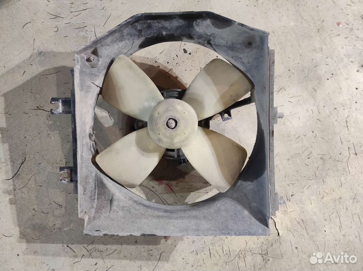Вентилятор охлаждения радиатора Mazda 323 рест